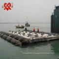 Équipement professionnel de bateau de sauvetage flottant airbag en caoutchouc / ponton de récupération utilisé pour le lancement et le levage de bateau